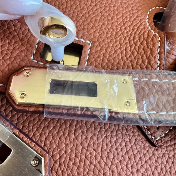 Brand New Leather Burnt Orange Handbag From Avona With Bag Charm and Scarf - Picture 6 of 12